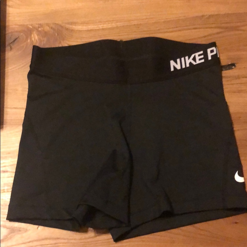 Women’s Nike Pro Dri-fit shorts size small